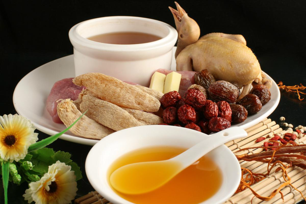 年轻人煲汤、老人补营养,养生食品成生活刚需!这个行业正迎来大变革 年轻人煲汤、老人补营养,养生食品成生活刚需!这个行业正迎来大变革